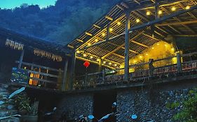 Hoang Cong Ban Gioc Homestay